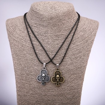 Pandantive pereche de prietenie «Treflă cu cranii»