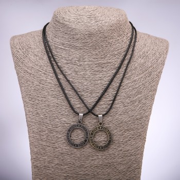 Pandantive pereche de prietenie în formă de inele «Dragoste pentru totdeauna», lungime 42-48 cm, diametru 26 mm