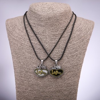 Pandantive pereche de prietenie „Inimi Love”, lungime 42–48 cm, diametru 30×25 mm