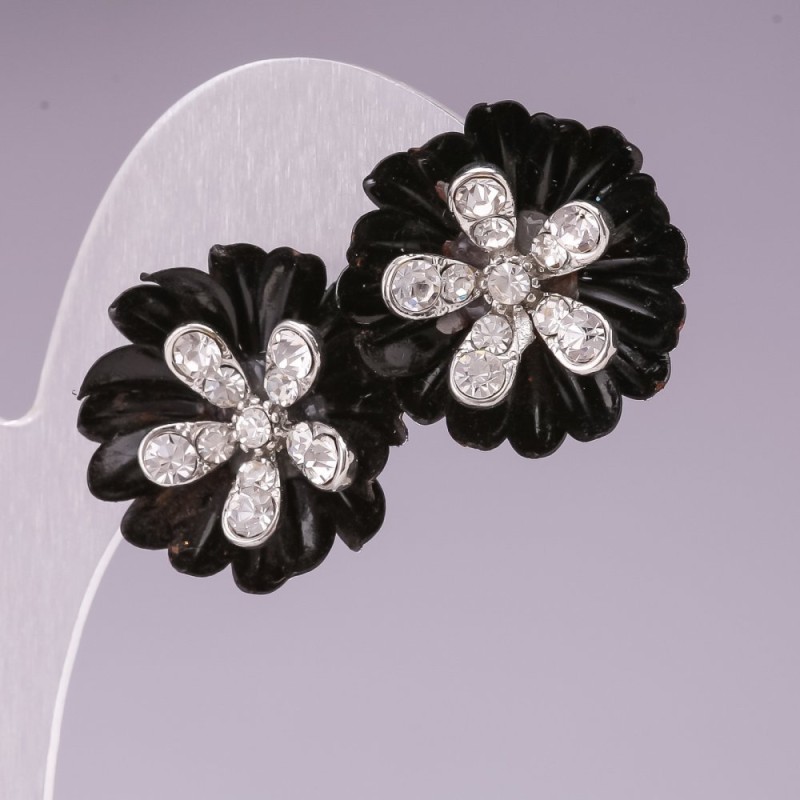 Cercei stud «Crizanteme negre» cu centru din cristal, metal placat argintiu, diametru 23 mm