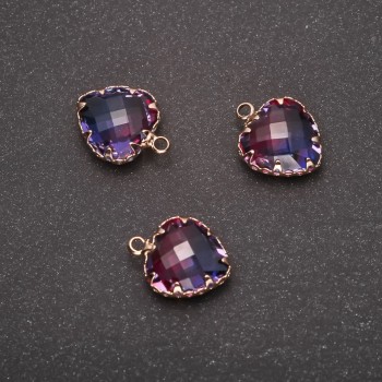 Pandantiv „Inimă” de culoare roșu-zmeură cu nuanțe albastre, montură aurie 12×15 mm