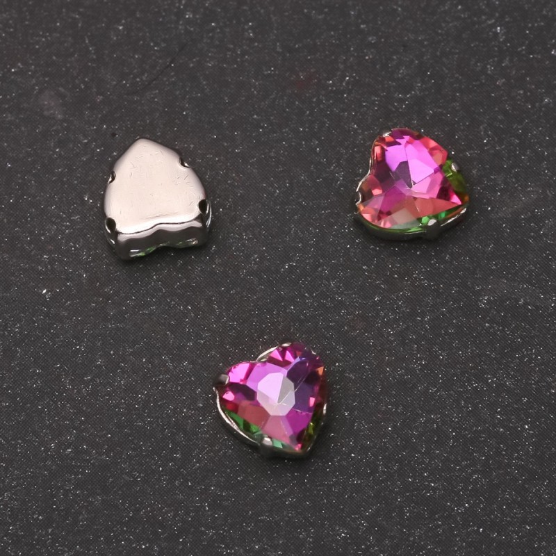 Preţul pentru pachet / 10 buc. Cristal cusut în tijă, formă inimă, 8 mm, culoare zmeură-verde