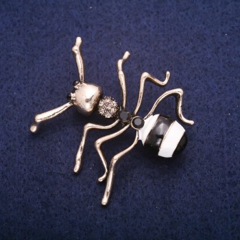 Broșă Furnică emailată cu cristale, metal auriu 44x45 mm