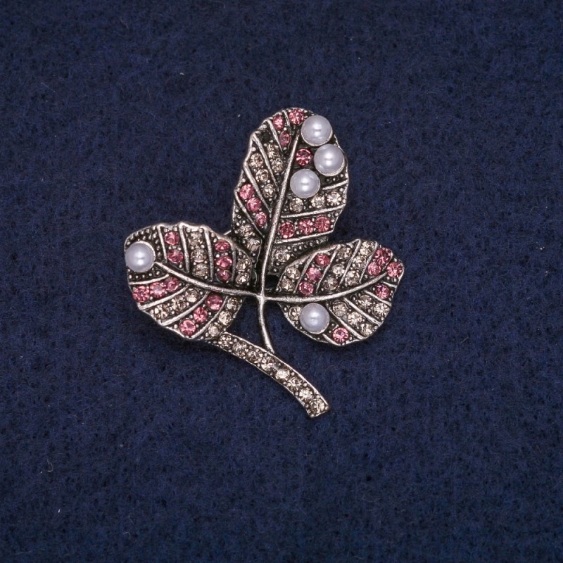 Broșă Frunzulițe pe ramură cu mărgele, strasuri albe și roz, metal gri 29×32 mm