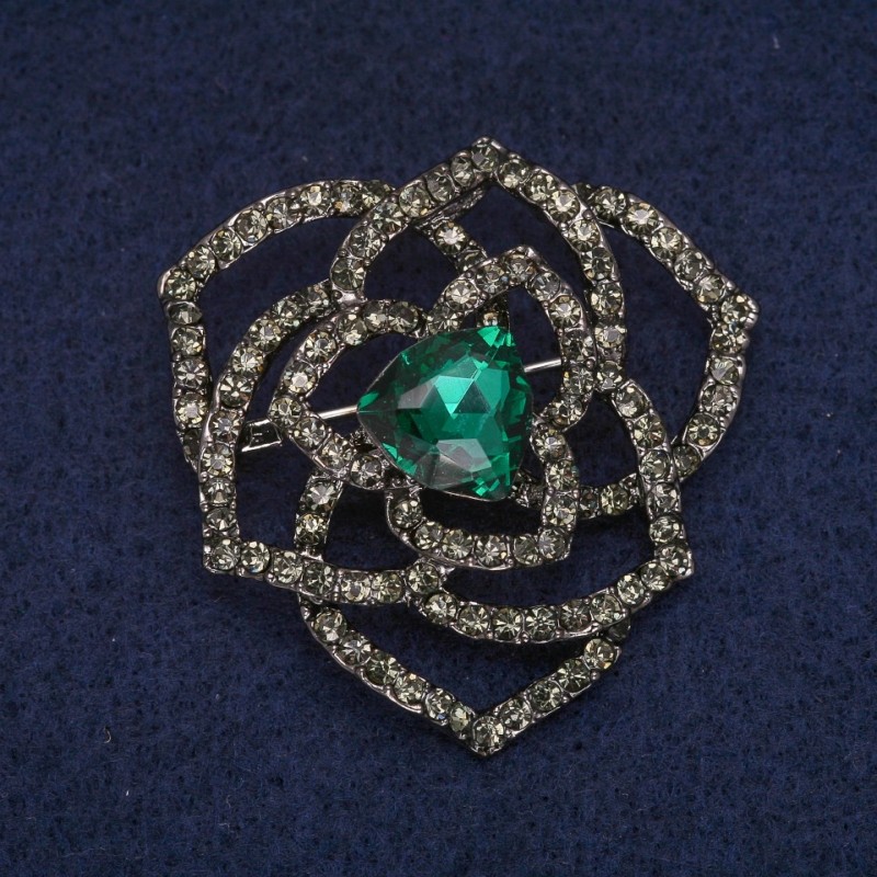 Broșă floare cu cristal verde și strasuri, metal gri 42×43 mm