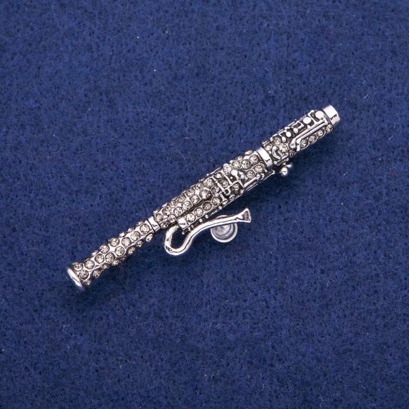 Broșă de fagot cu strasuri gri, 12×62 mm, metal argintiu