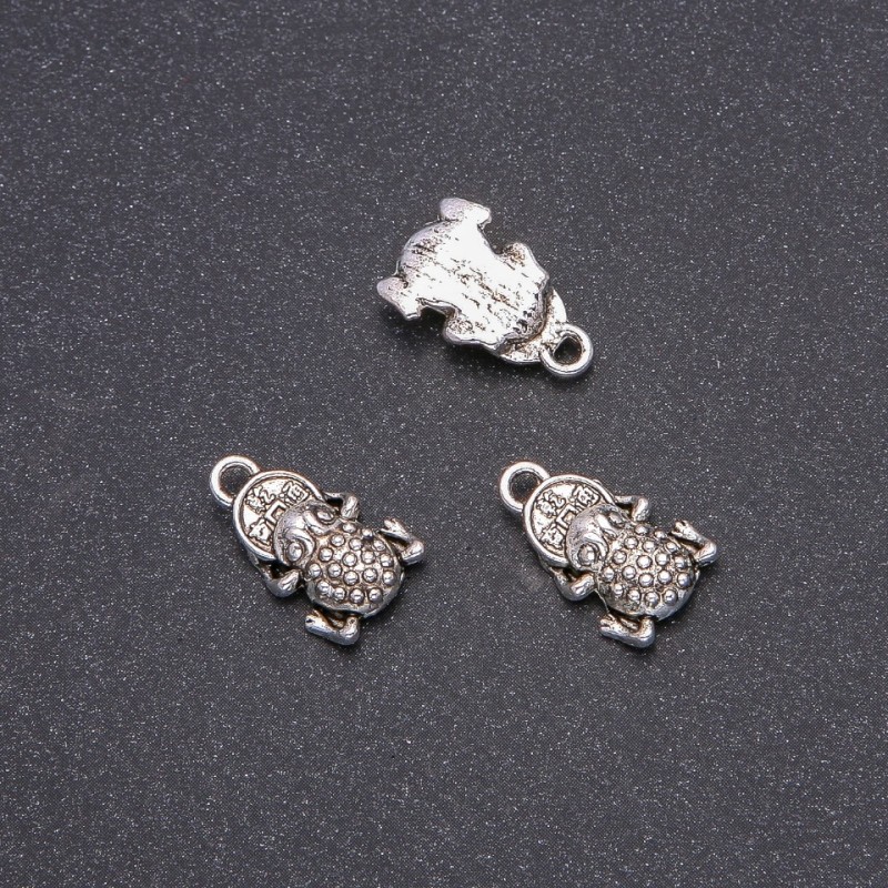 Pandantiv broască, diametrul 10×17 mm, greutate aproximativă 20 g, pachet de 12 buc.