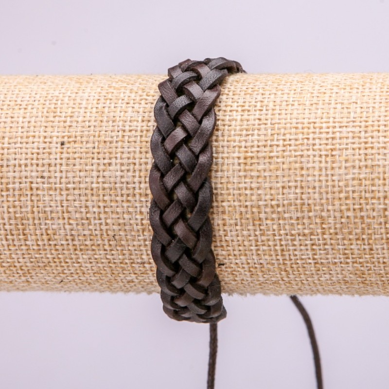Bratara din piele ecologica maro, lungime 18–25 cm, grosime 13 mm, cu inchidere reglabila
