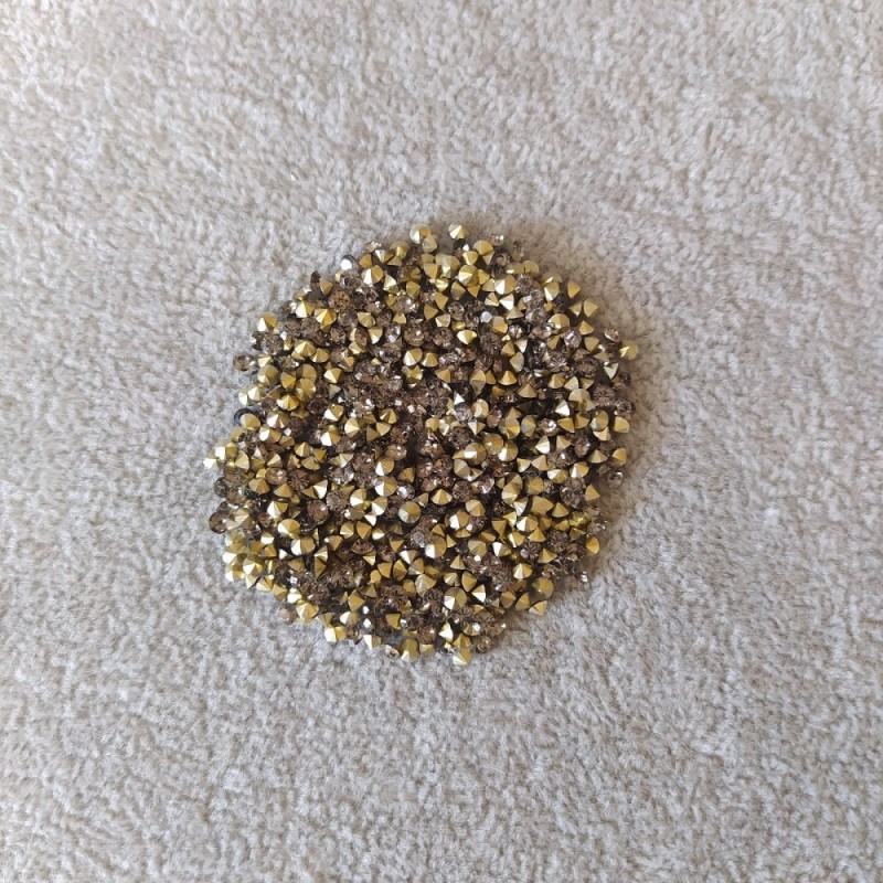 Strasuri – pietre, culoare gri, diametru 3,5 mm (+/-), ambalaj 4 g (+/-)