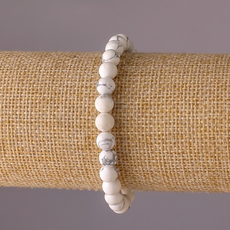 Brățară din kaolinit pe elastic, mărgele netede, diametrul 6 mm, lungimea 18 cm
