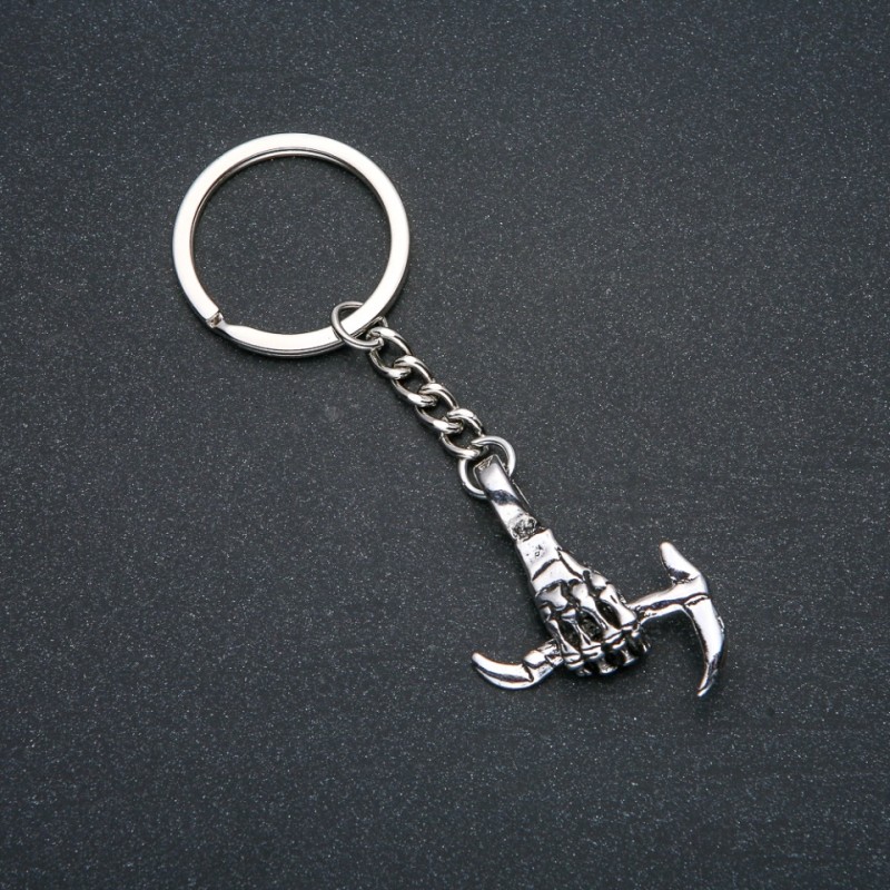 Breloc «Mâna Morții», diametru 39×30 mm, lungime 9 cm, metal argintiu