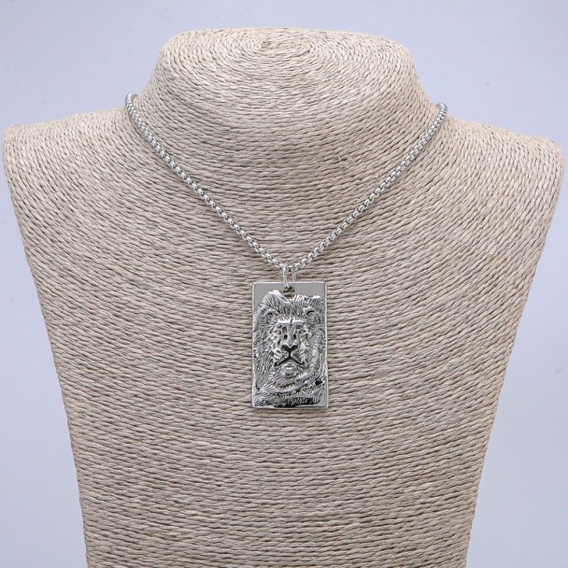 Pendentă „Leu” 50×26 mm pe lanț, lungime 70 cm, metal argintiu