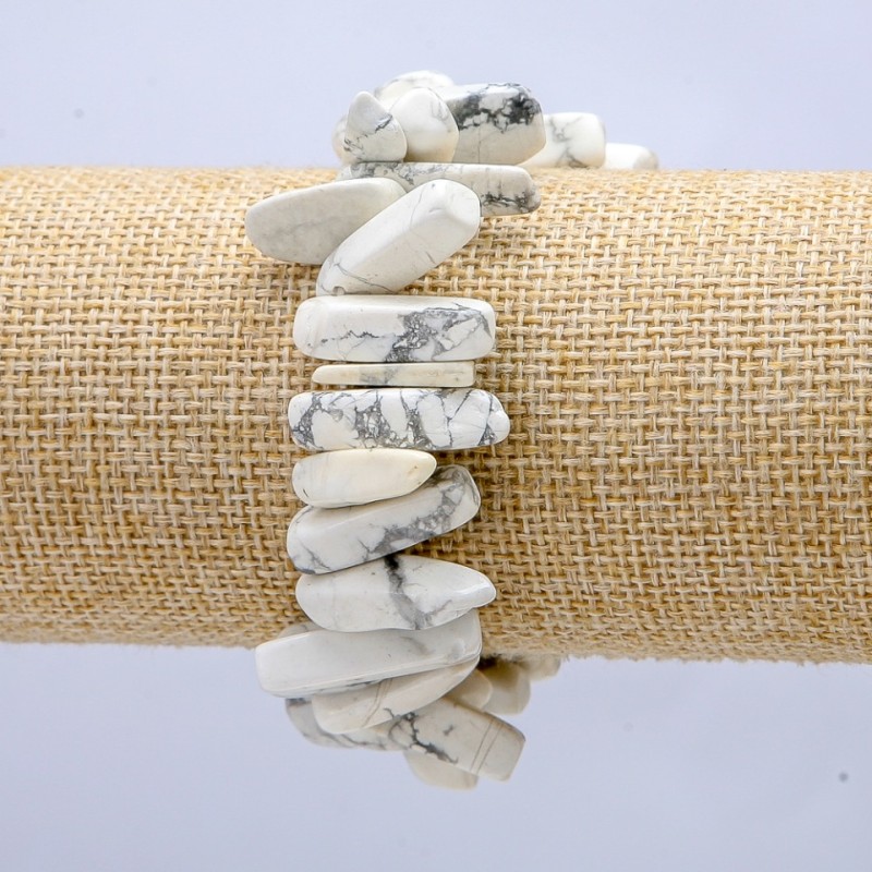 Brățară elastică din piatră naturală kaolinit, cioburi în formă de ac, dimensiuni 20x8 mm+