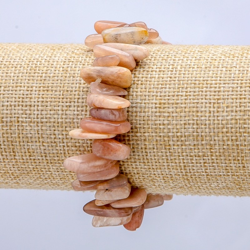 Brățară elastică din selenit natural, fragmente în formă de ac, diametrul 15×5 mm+