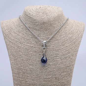 Pandantiv «Labă cu bilă și craniu» albastru, 50x16 mm, pe lanț de 70 cm, din metal argintiu
