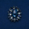 Broșă Floare 50×43 mm cabochon de agat, culoare albastru, gri, metal argintiu