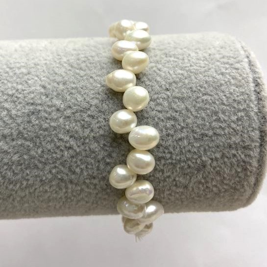 Brățară din perle baroce „Fluture” pe elastic, diametrul 6–7 mm (+/-), lungime 18 cm