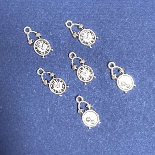 Pendentiv – furnitură pentru bijuterii «Ceas deșteptător» culoare argintiu, greutate 20 g, aproximativ 20 buc.