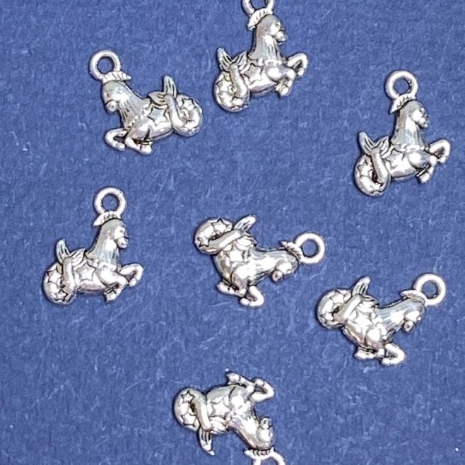 Furnitură pandantiv „Capricorn” 16×11 mm, culoare metalică argintiu, ambalaj 20 g + 22 buc