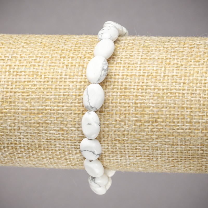 Brățară pe elastic, din kaolinit natural, oval neted, diametru 10×8 mm, lungime 18 cm