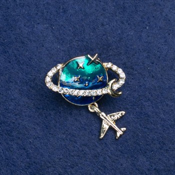 Broșă Planeta din metal auriu și email