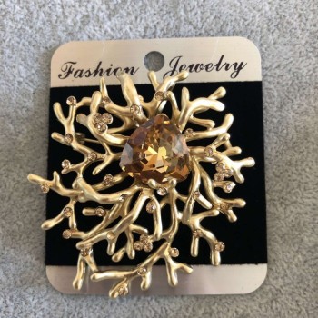 Broșă mare «Accent» din strasuri, piatră galbenă, 58x62mm, metal auriu