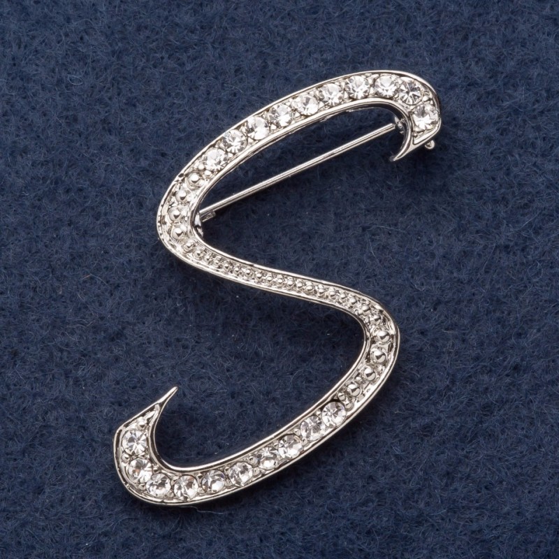 Broșă din seria « inițialul literei S » 3x3 cm, metal gri, strasuri
