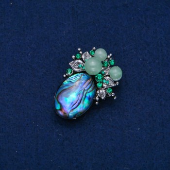Broșă Accent 42x30 mm, cabochon de halit, cu mărgele și strasuri, metal argintiu