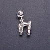 Broșă «Pudel regal» culoare argintie 4×2,5 cm