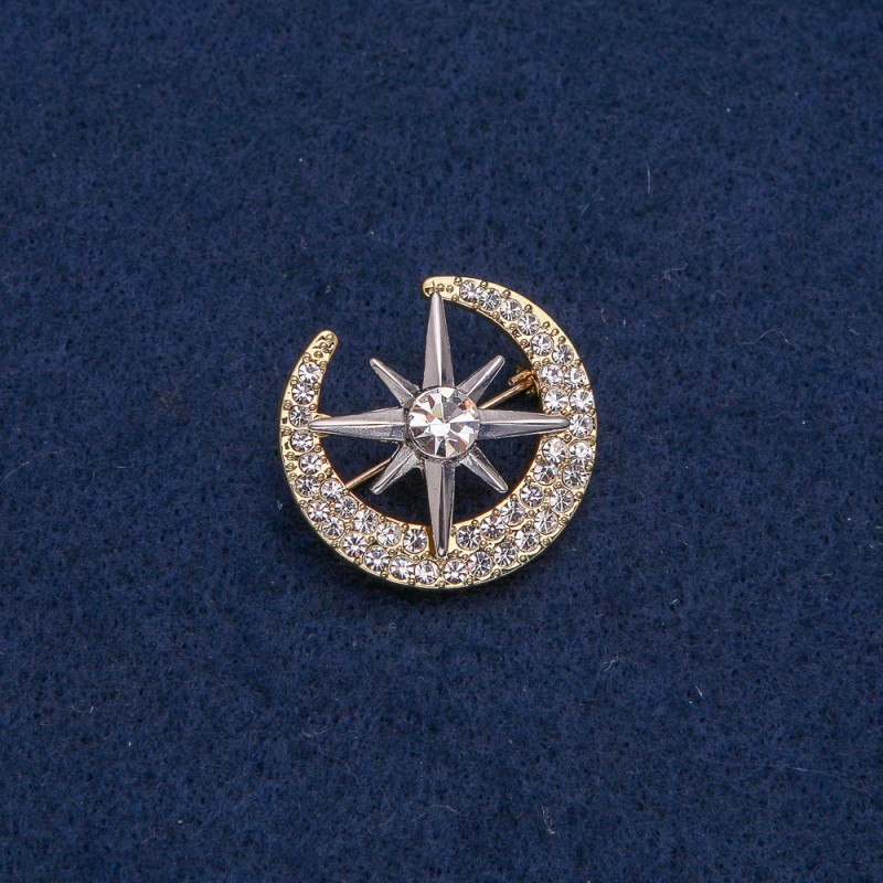 Broșă aurie Lună cu Stea argintie, strasuri albe și piatră 28×26 mm +