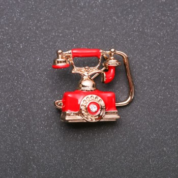 Broșă Telefon email roșu, metal galben 27×24 mm