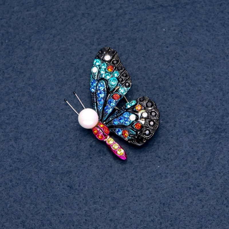 Brosă în formă de fluture cu strasuri multicolore, 40x33 mm, seria insectelor, culoare metalică „argintiu”