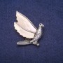 Broșă Pasăre cu inserție sidef, metal argintiu 38×48 mm