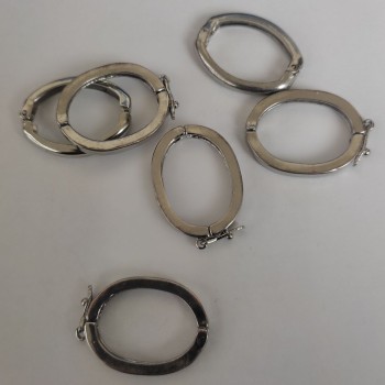 Furnitură pentru pandantiv cu închidere pe clips, culoare argintie, 29x21 mm