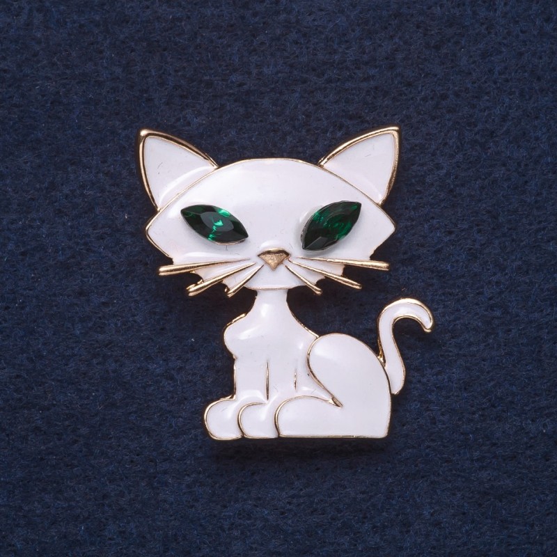 Broșă «Pisicuță» email alb, culoare metal în nuanță aurie, 3,5×3 cm