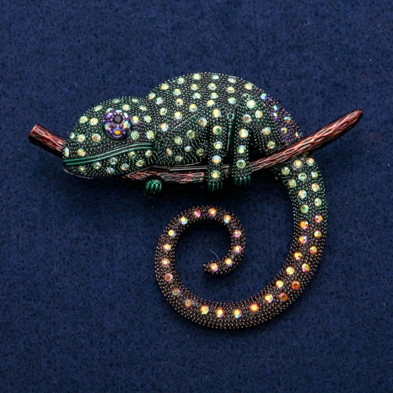Broșă cameleon cu email și strasuri, 60×77 mm, metal argintiu
