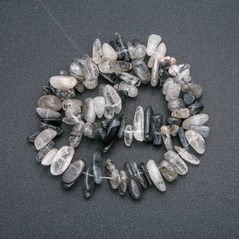 Fir de piatră naturală: cuarț rutilit Volohatik, fragmente în formă de ac, diametrul 15x5 mm, lungime 41 cm +