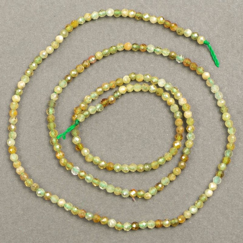Piatră naturală hrizolit – mărgele tăiate pe șnur, diametrul 2 mm, lungimea 40 cm