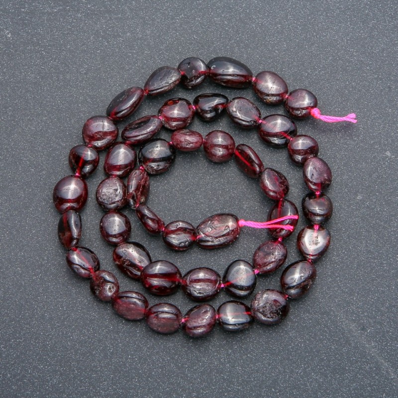 Mărgele pe șnur din piatră naturală granat, fațetate, diametrul 9×8 mm, lungime 42 cm +