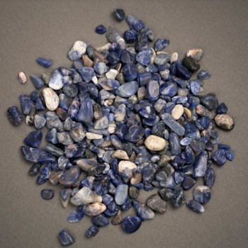 Furnitură din cioburi de sodalit fără găuri, d 12x7–7x5 mm, ± 100 g
