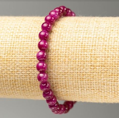 Brățară pe elastic din cuarț tonifiat roz zmeură (acrilic artificial) bile netede, diametrul 6,5 mm, lungime 18 cm