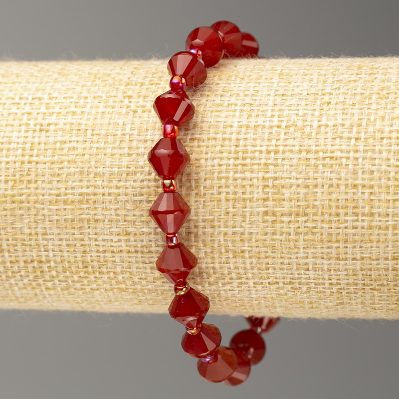Brățară pe elastic, carneol, bi-conuri tăiate, diametrul aproximativ 8x8 mm, lungimea 18 cm