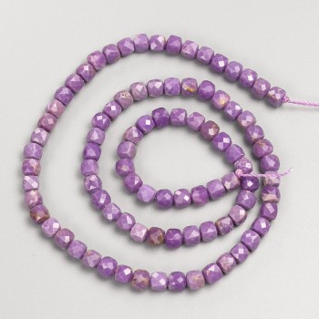 Mărgele din fosfosiderit natural, tăiate cuburi, pe șnur, diametru aproximativ 4–5 mm, lungime aproximativ 38 cm