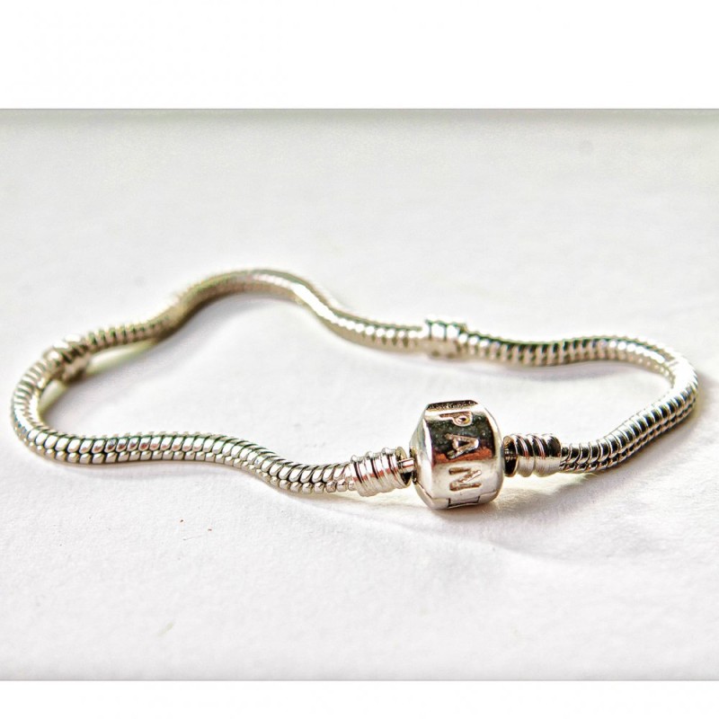 Bază pentru brățară PANDORA 18 cm cu clipsă și logo