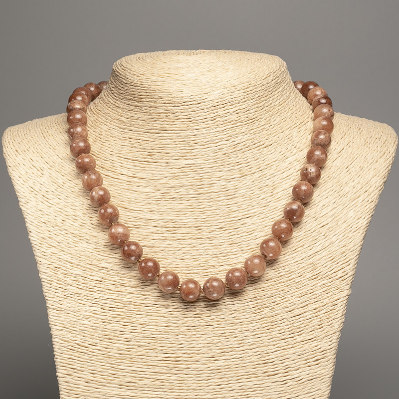Colier «jasper» cu mărgele netede, diametrul 10 mm, lungime 50 cm, din nefrit alb (colorat sintetic)