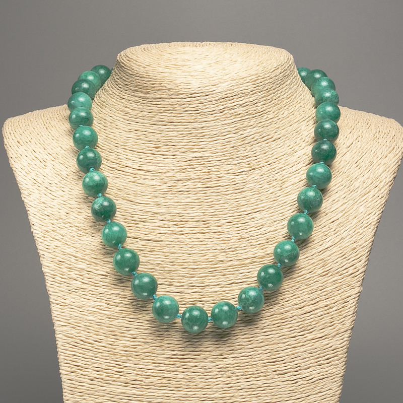 Colier verde „Acvamarin” cu mărgele netede, diametrul 12 mm, lungime 50 cm, din nefrit alb (colorat sintetic)