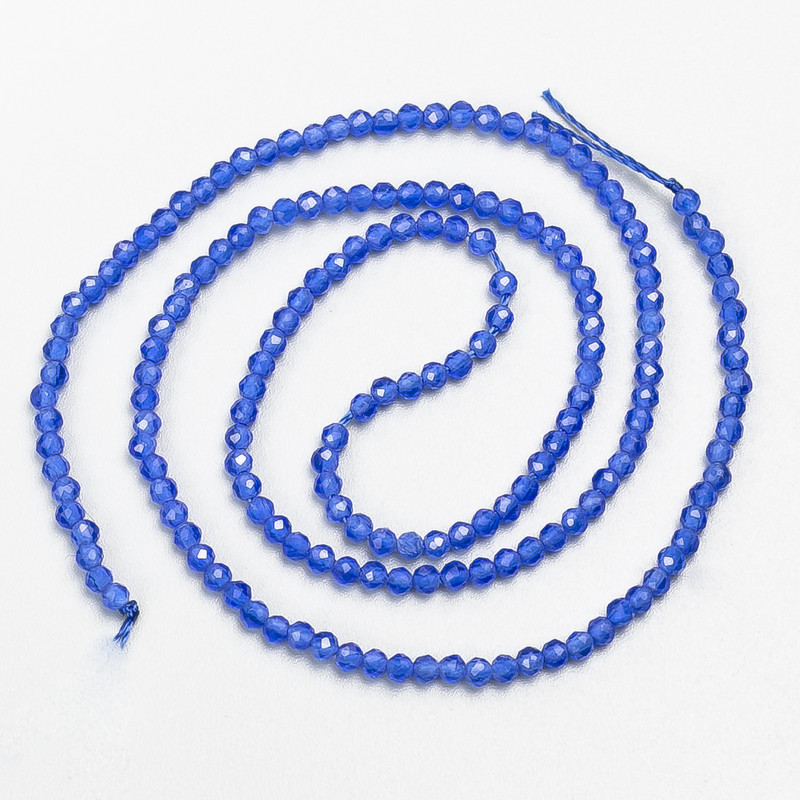 Mărgele mici din spinel sintetic, nuanță ultramarin albastru, fațetate, diametrul de aproximativ 2 mm, pe șnur, lungime 37 cm