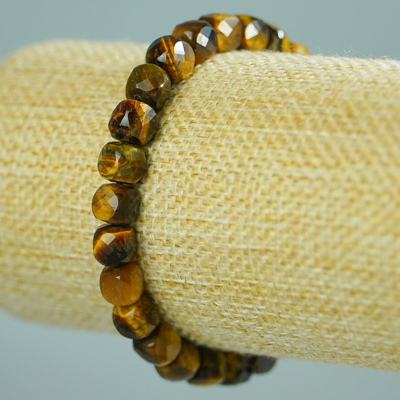 Brățară ochi de tigru din piatră naturală, cub tăiat, diametru 7 mm (±), lungime 18 cm (extensibil)