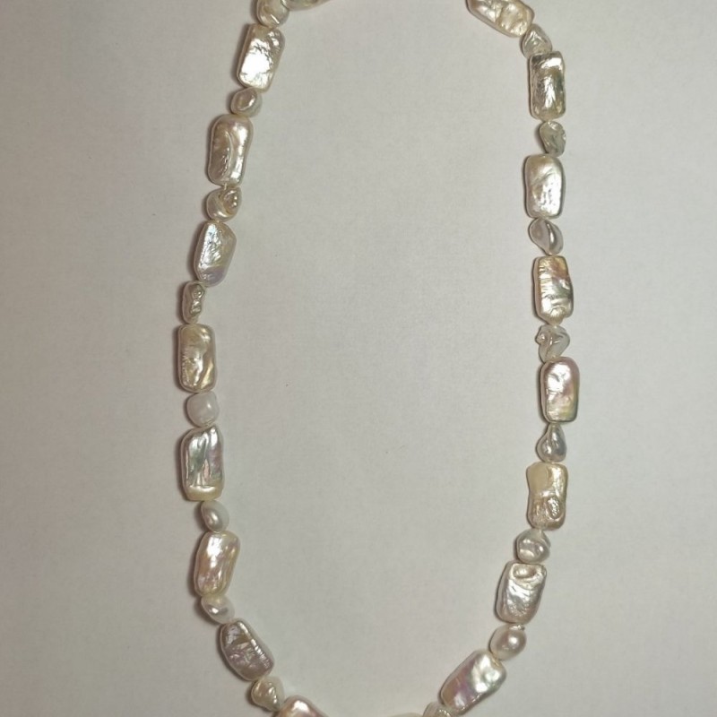 Colier din perle baroce în nuanța «benzină», diametru 7-21×8-11 mm ±, lungime 47-49 cm ±
