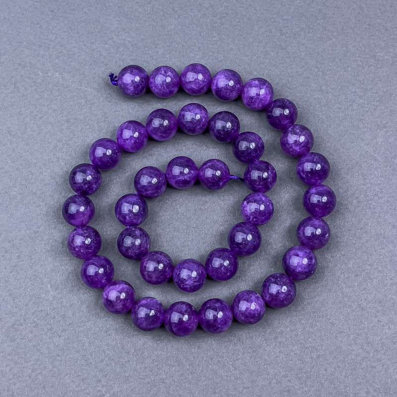 Mărgele de sugilit, sferice netede, diametrul 10,5 mm ±, pe șnur, lungime 39 cm+